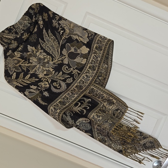 No Label Accessories - Reversible Black Gold Jacquard Pashmina Scarf Shawl Wrap Floral 66x27